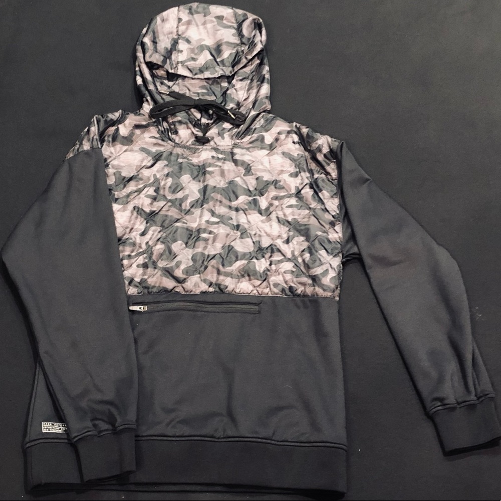 SAGA Outerwear Sweatshirt/Pullover/Hoodie • NWOT